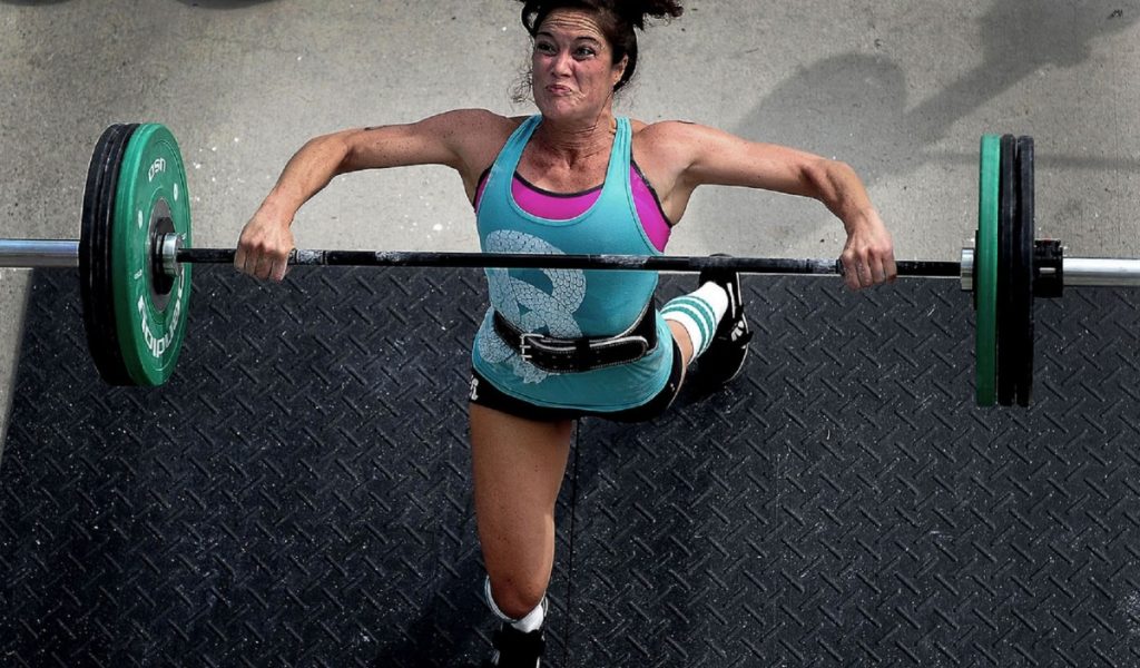 woman lifting weight